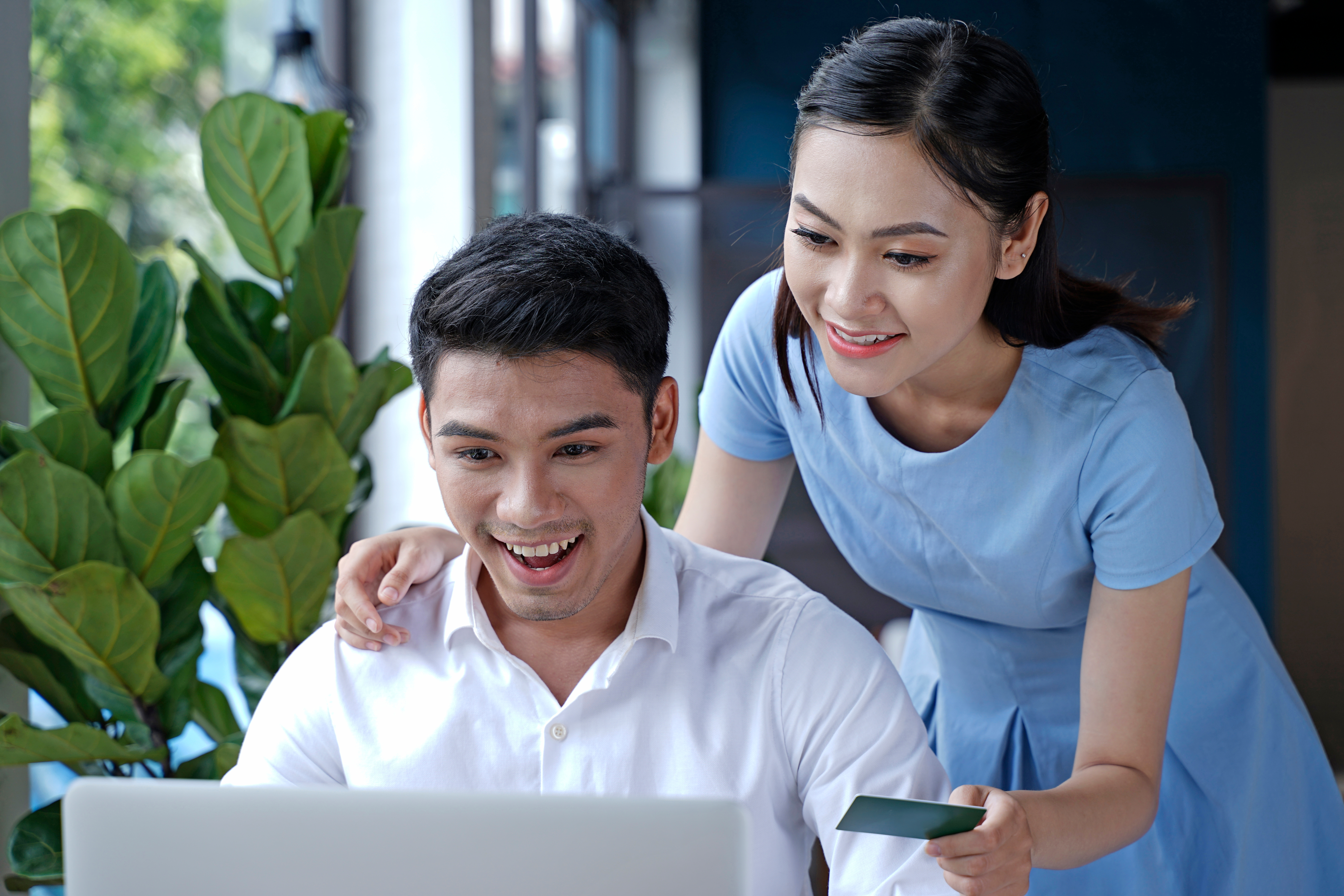 สัมภาษณ์ออนไลน์