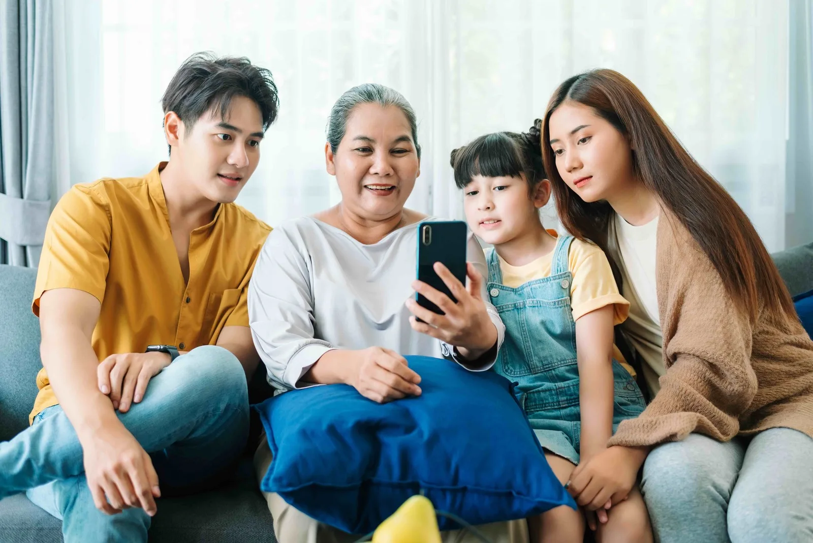 การเลือกพี่เลี้ยงที่เหมาะสมในประเทศไทย: ลักษณะตามสัญชาติและเคล็ดลับการจ้าง
