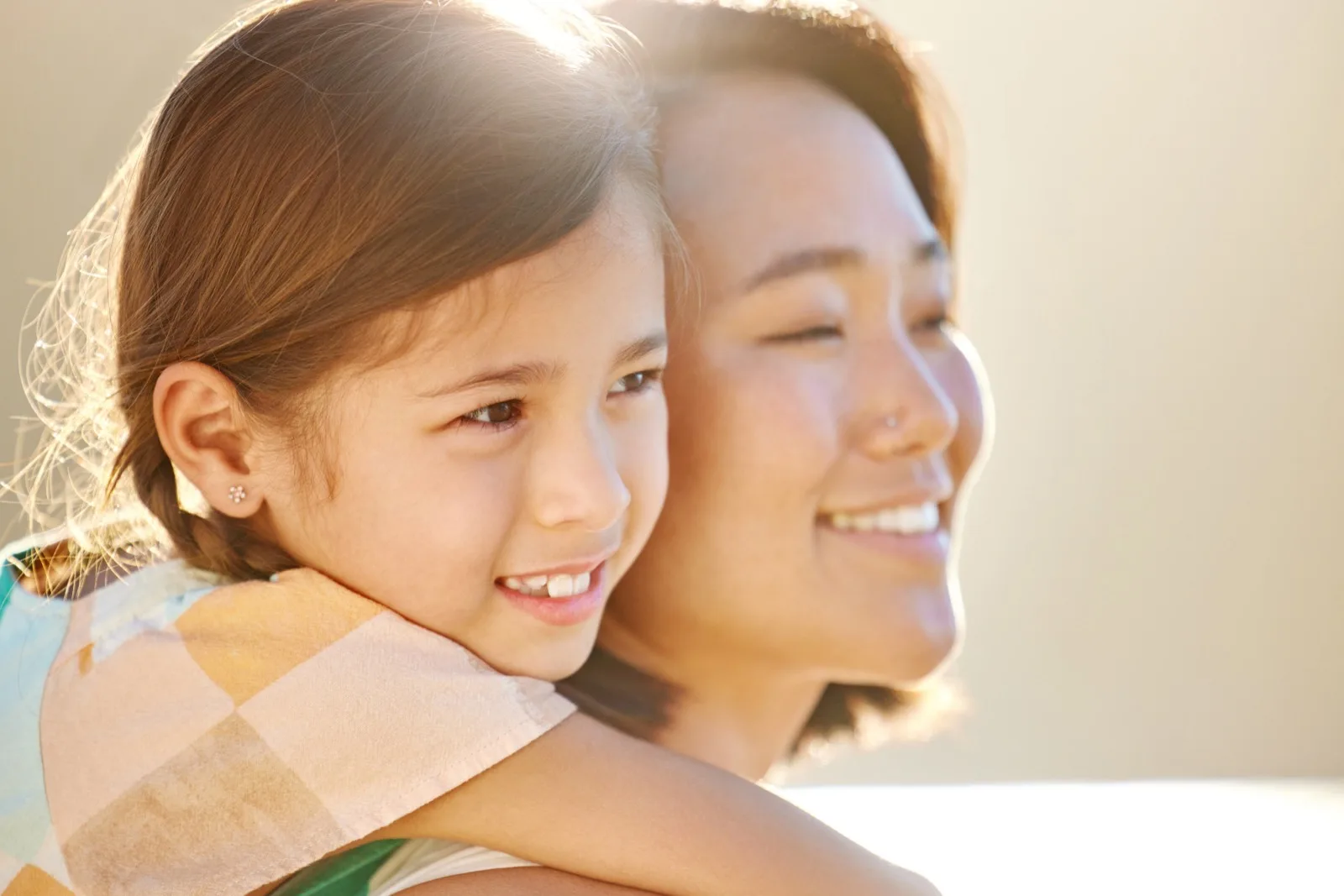 International School Ends at 2:30 PM in Bangkok — Parent Pickup or Nanny? A Practical Decision Guide
